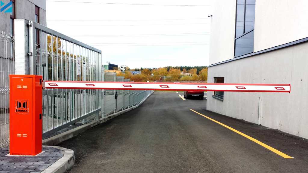 SHlagbaum-ili-vorota-mozhno-li-ustanovit-vmeste.jpeg SHlagbaum-ili-vorota-mozhno-li-ustanovit-vmeste.jpeg